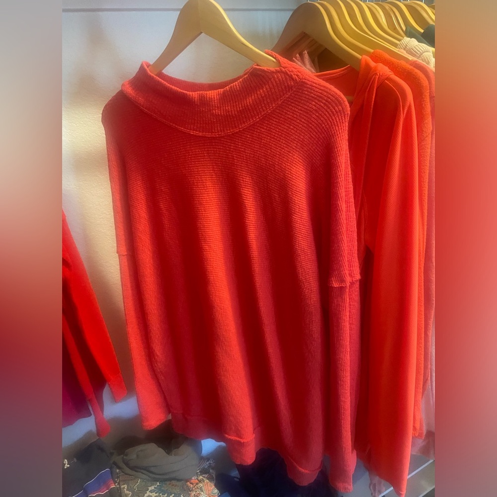 Women’s L We the Free Coral Tunic Sweater
